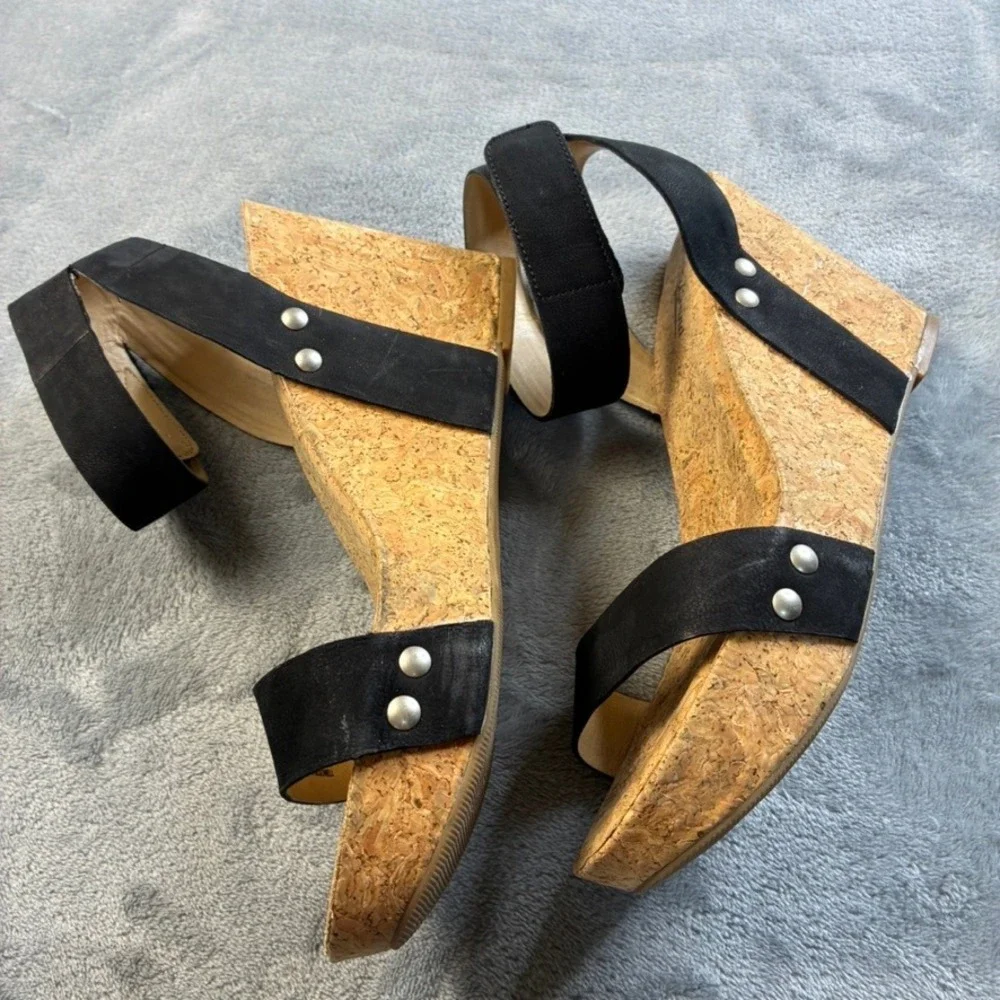 Lucky Brand McDowell Black Leather Cork Wedge Heel Sandals Womens 8M LK-MCDOWELL